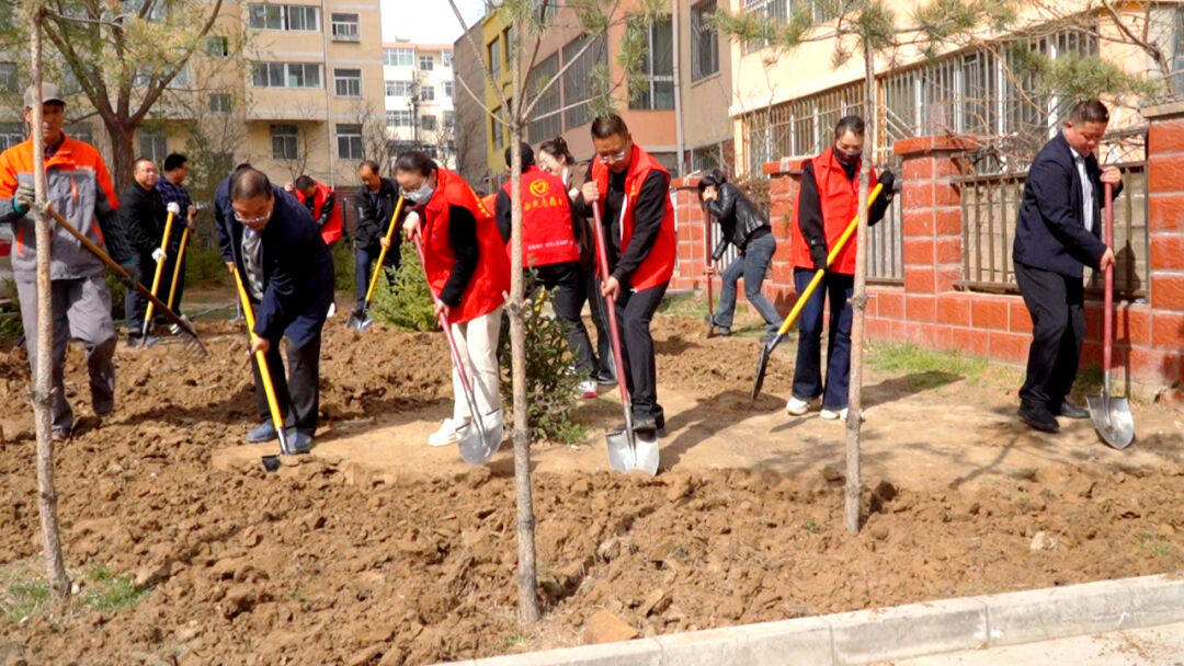 永定路街道：义务植树添新绿 携手共建家浩瀚体育平台园美(图3)